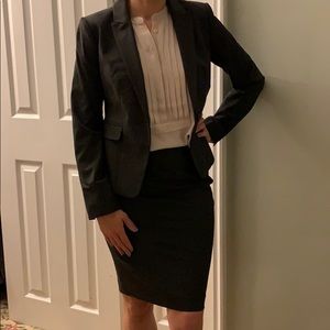 Perfect condition grey Ann Taylor 2 piece suit!